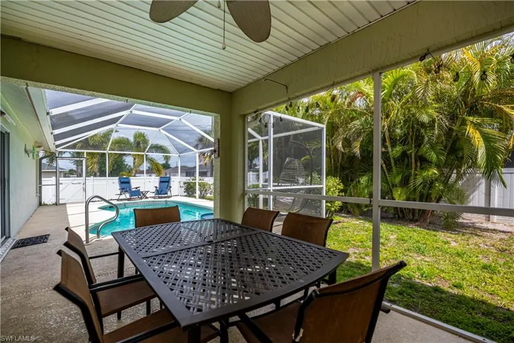 Lanai area with ceiling fan