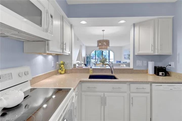 228 Fox Glen Dr # 3201, Naples Fl 34104