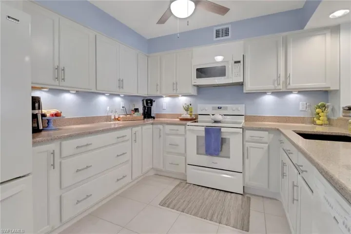 228 Fox Glen Dr # 3201, Naples Fl 34104