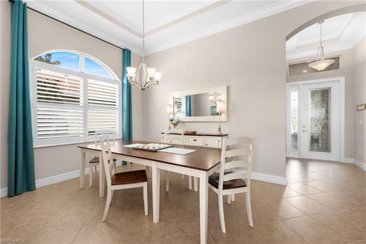 FORMAL DINING OR BONUS ROOM