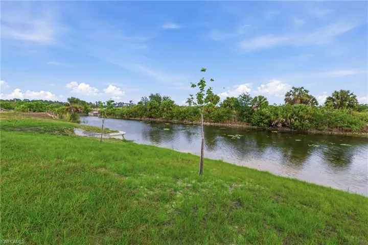 924 Ne 20th St, Cape Coral, Florida 33909
