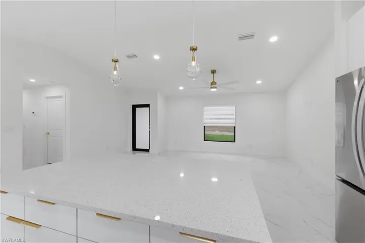 924 Ne 20th St, Cape Coral, Florida 33909