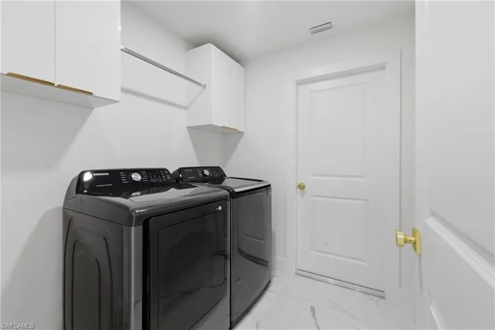 924 Ne 20th St, Cape Coral, Florida 33909