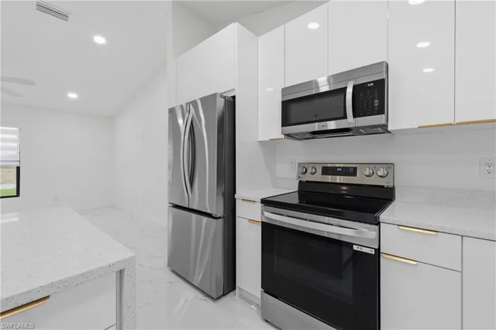 924 Ne 20th St, Cape Coral, Florida 33909