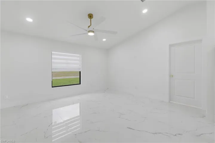 924 Ne 20th St, Cape Coral, Florida 33909