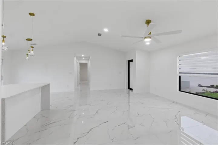 924 Ne 20th St, Cape Coral, Florida 33909