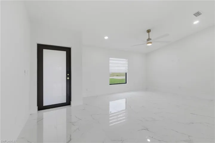 924 Ne 20th St, Cape Coral, Florida 33909