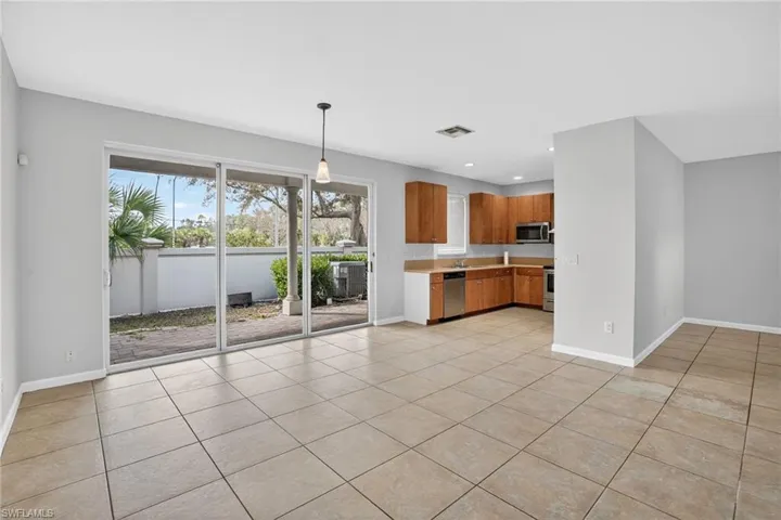 7013 Romana Way 1506, Naples, Florida 34119
