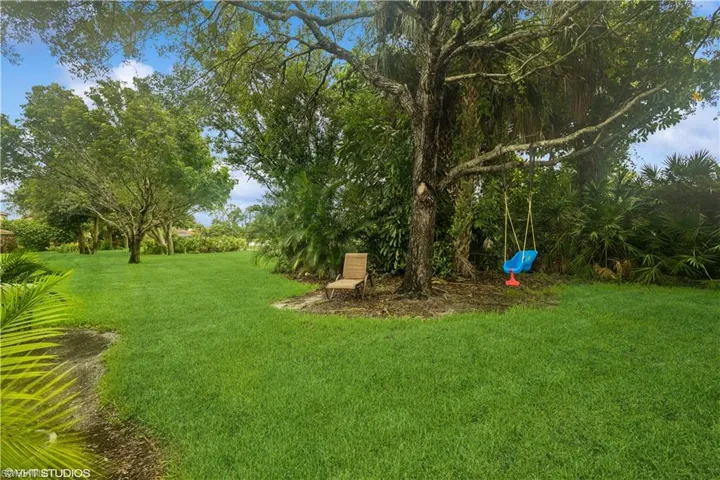 1929  Par  DR, Naples, FL 34120