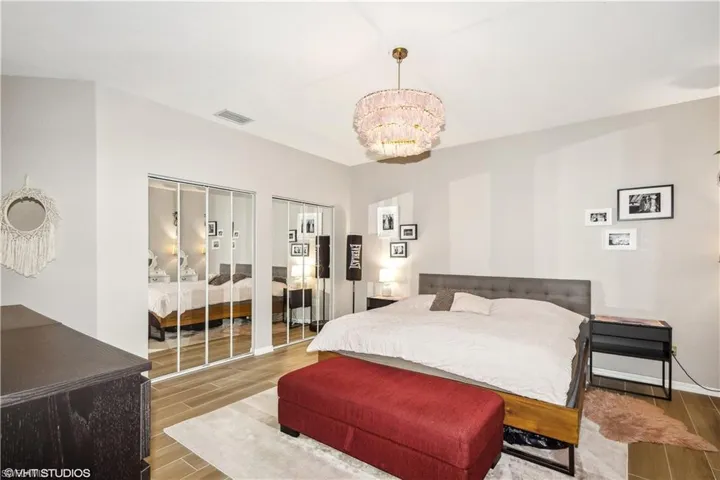 1929  Par  DR, Naples, FL 34120