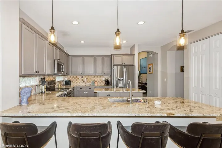 1929  Par  DR, Naples, FL 34120