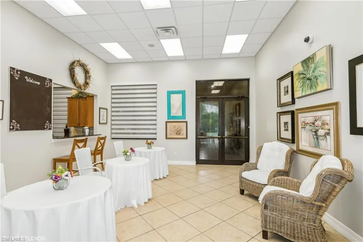 1929  Par  DR, Naples, FL 34120