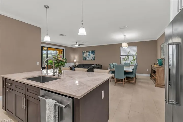 1584  Vizcaya  LN, Naples, FL 34113