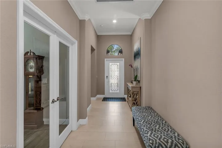 1584  Vizcaya  LN, Naples, FL 34113