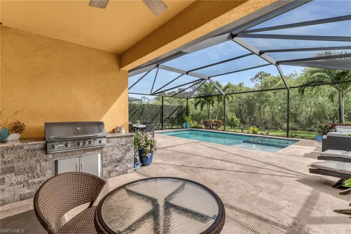 1584  Vizcaya  LN, Naples, FL 34113