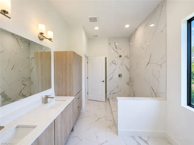 2212 39th Ter, Cape Coral, Florida 33909