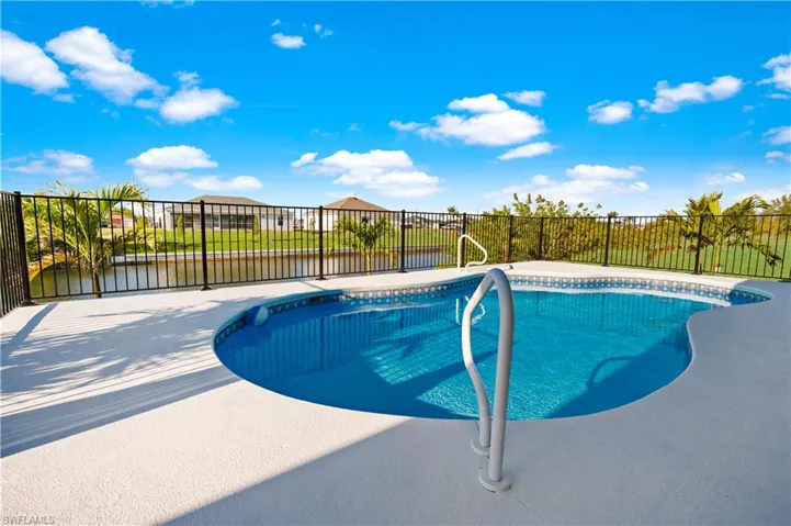 205 Ne 25th St, Cape Coral Fl 33909