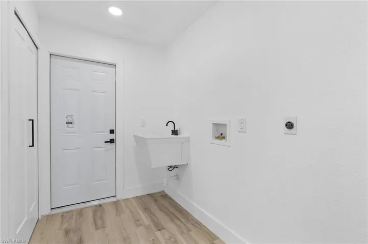 205 Ne 25th St, Cape Coral Fl 33909