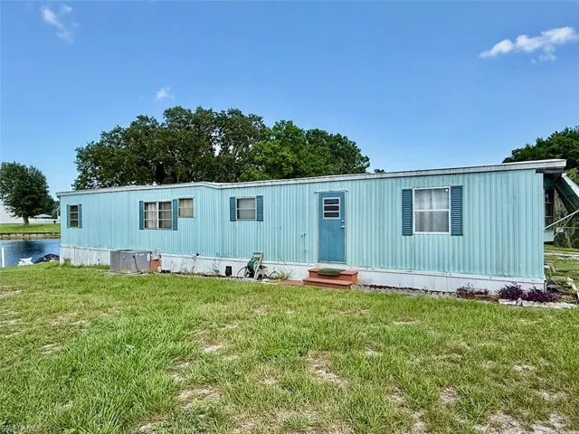 16 W Palm Cir, Lake Placid, Florida 33852