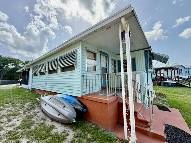 16 W Palm Cir, Lake Placid, Florida 33852