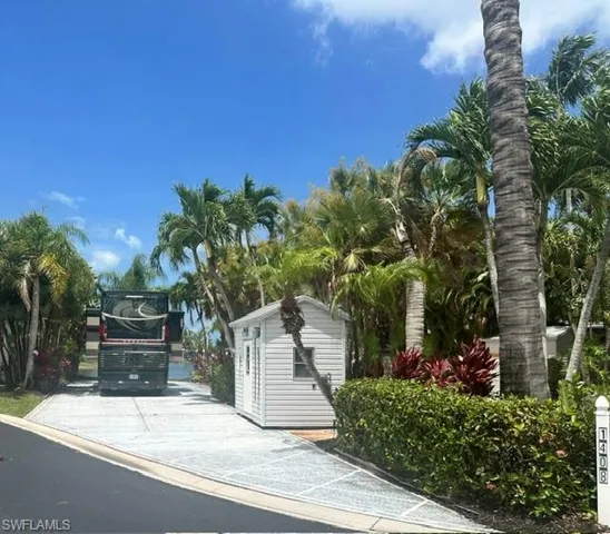 1408 Pearl Lake Pt, Naples, Florida 34114