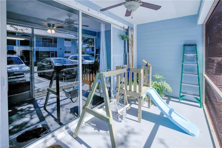 Balcony with ceiling fan