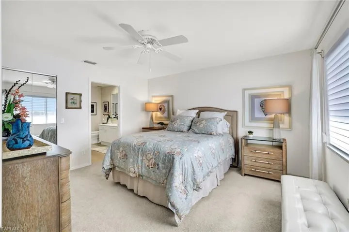 7742  Emerald  CIR, Naples, FL 34109