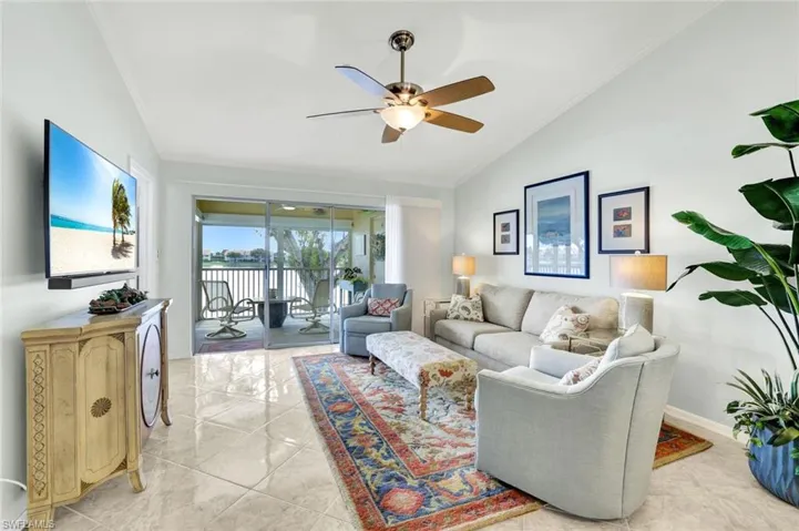 7742  Emerald  CIR, Naples, FL 34109