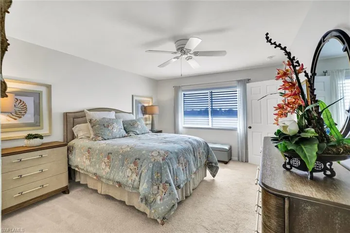 7742  Emerald  CIR, Naples, FL 34109
