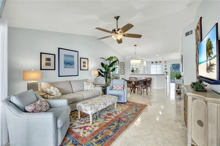7742  Emerald  CIR, Naples, FL 34109