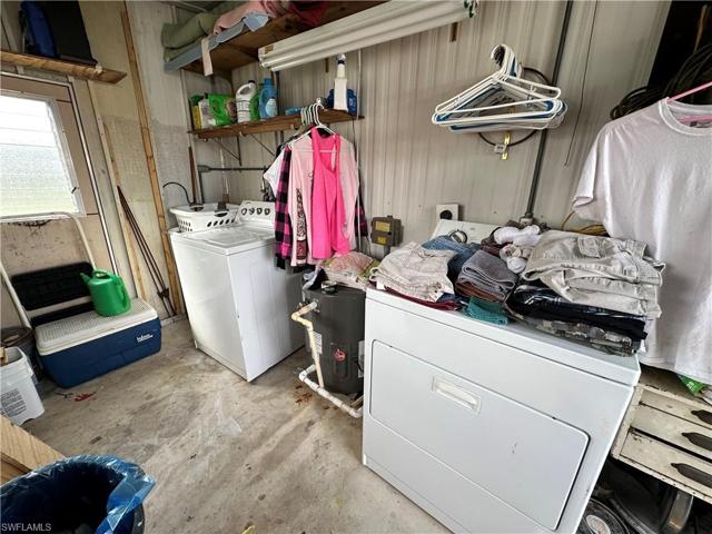 Laundry in Utility Room/ Shed