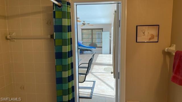 Pool Bath To Lanai