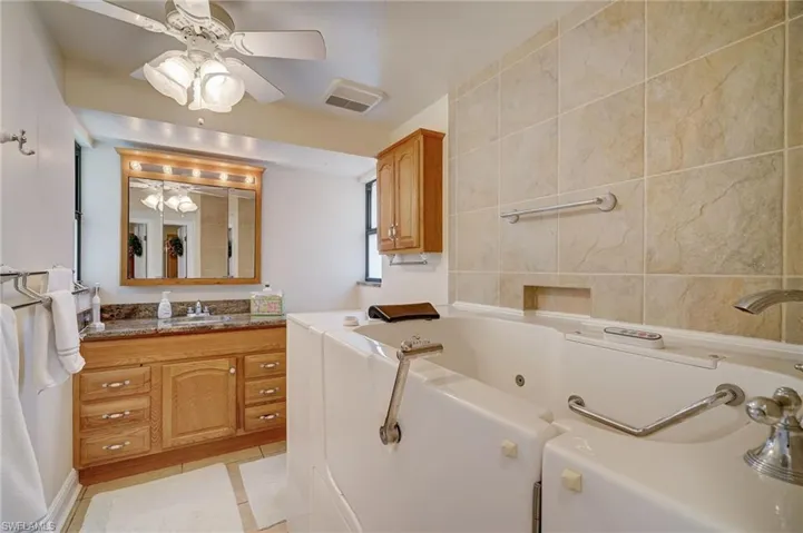 8122 Lake San Carlos Cir, Fort Myers Fl 33967