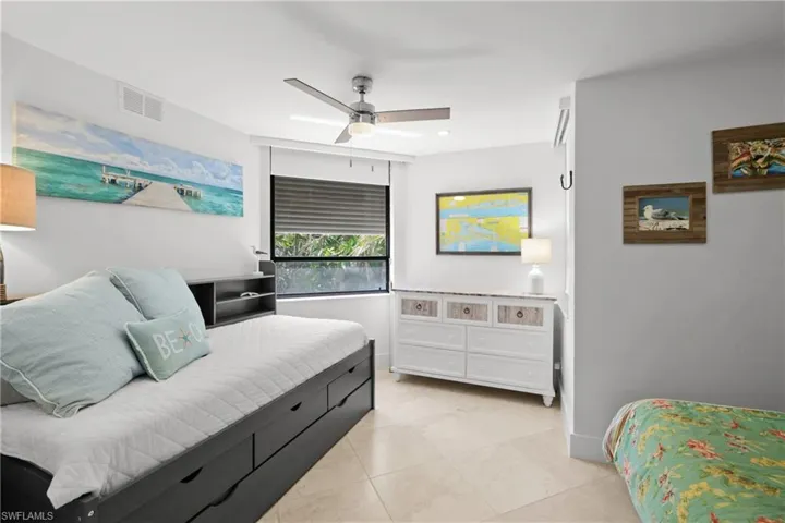 Large walk in closet that could be a 4th bedroom
