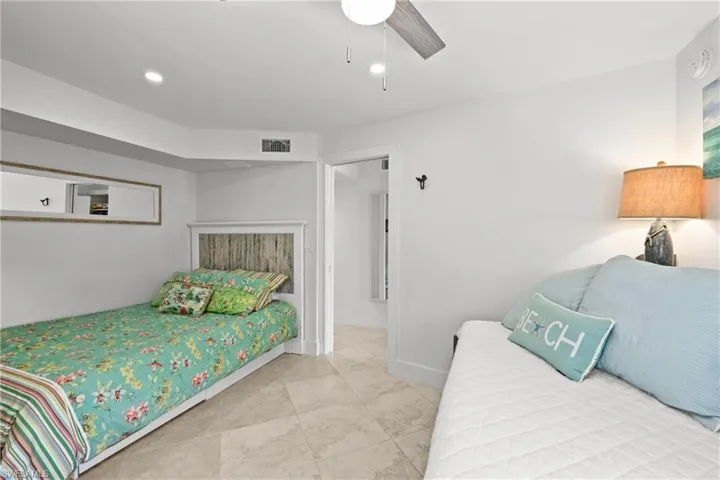 Closet could be bedroom #4 featuring a ceiling fan and recessed lighting