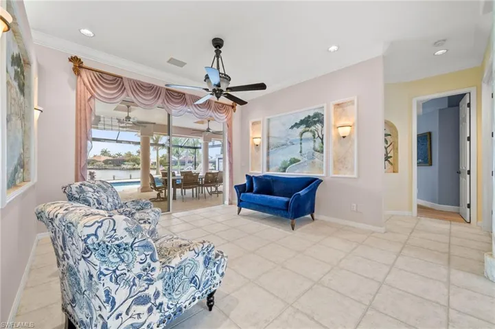 Entry sitting room with gorgeous views