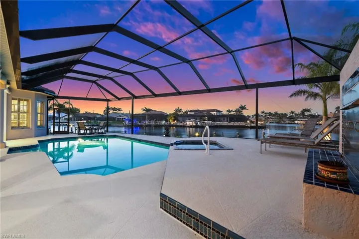 Pool and Spa all screened in