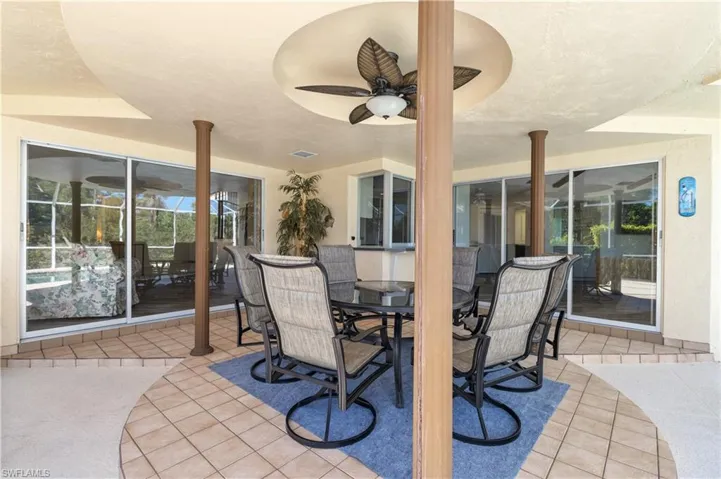 UNDER TRUSS DINING AREA.