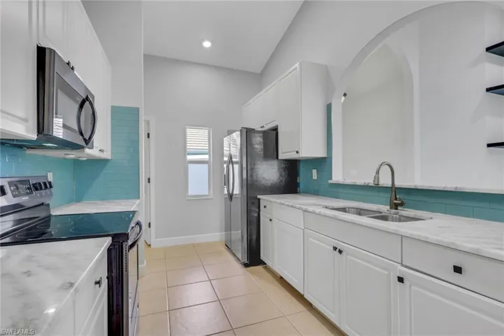 2232 Summersweet Dr, Alva, Florida 33920
