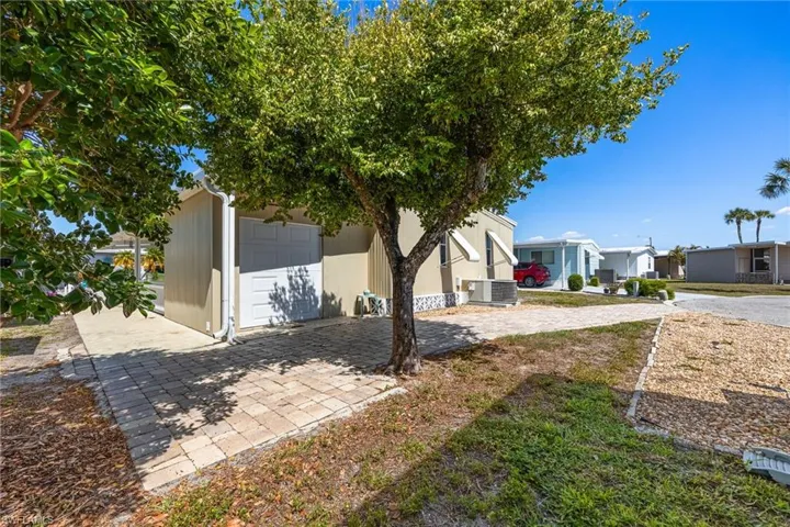 356 Nicklaus Blvd, North Fort Myers, Florida 33903