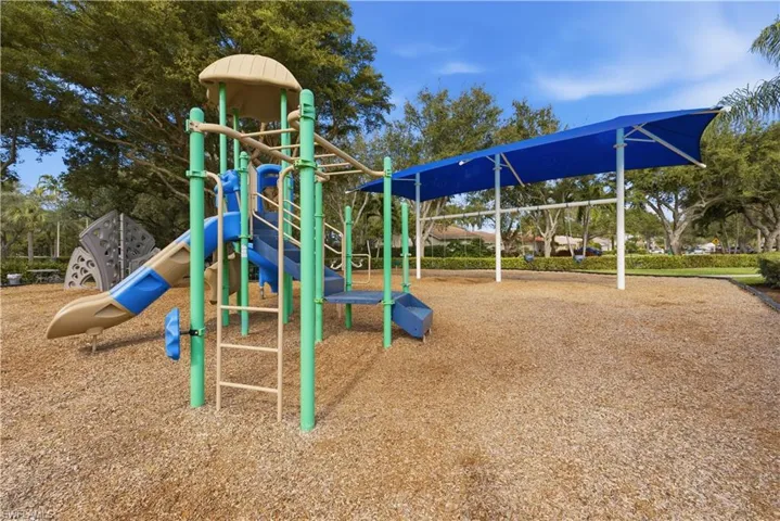 1953 Crestview Way 161, Naples, Florida 34119