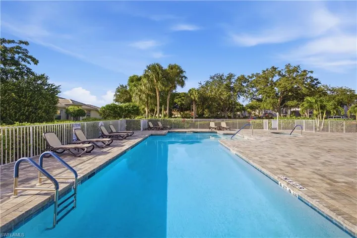 1953 Crestview Way 161, Naples, Florida 34119