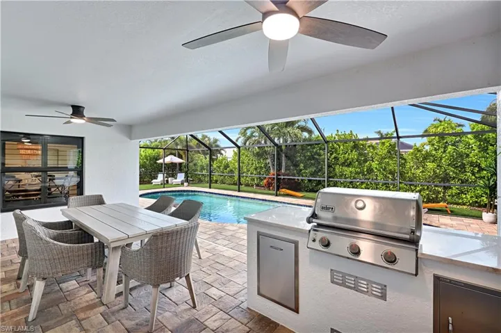 Sitting Area / Kitchen