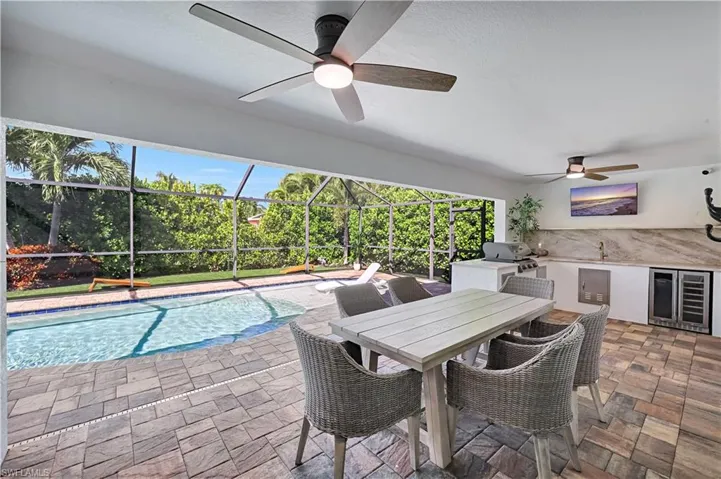 Sitting Area / Kitchen