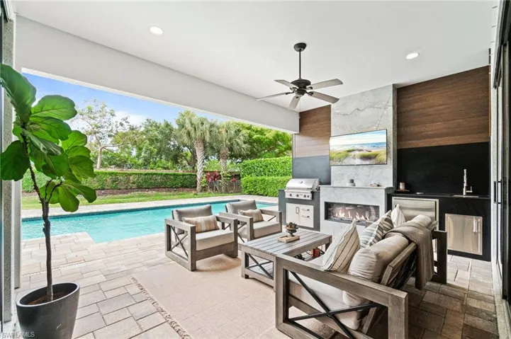 16201 Camden Lakes Cir, Naples, Florida 34110