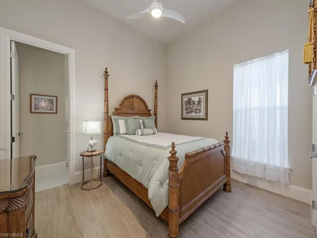 Guest bedroom #1