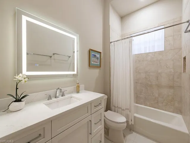 Guest Bedroom #1 en-suite