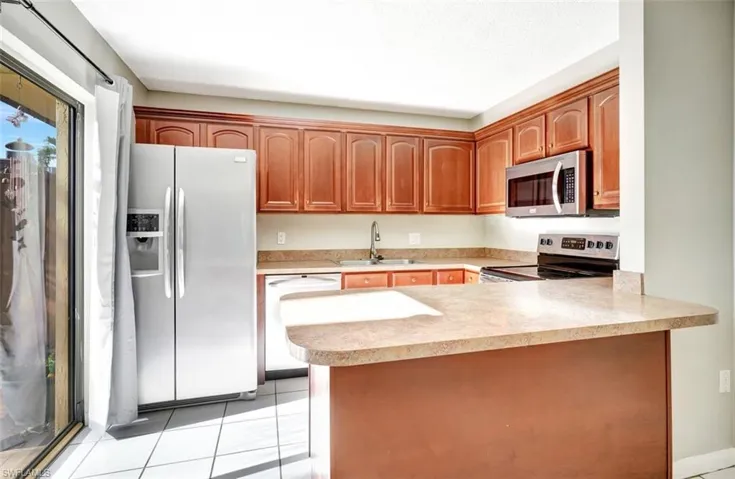 Spacious kitchen!