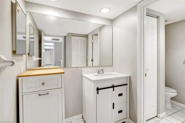 Upstairs bathroom