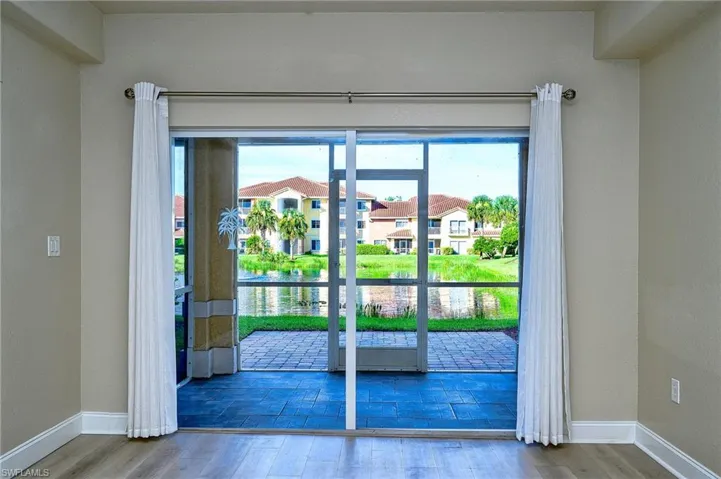 Living room - view out to the Lake
